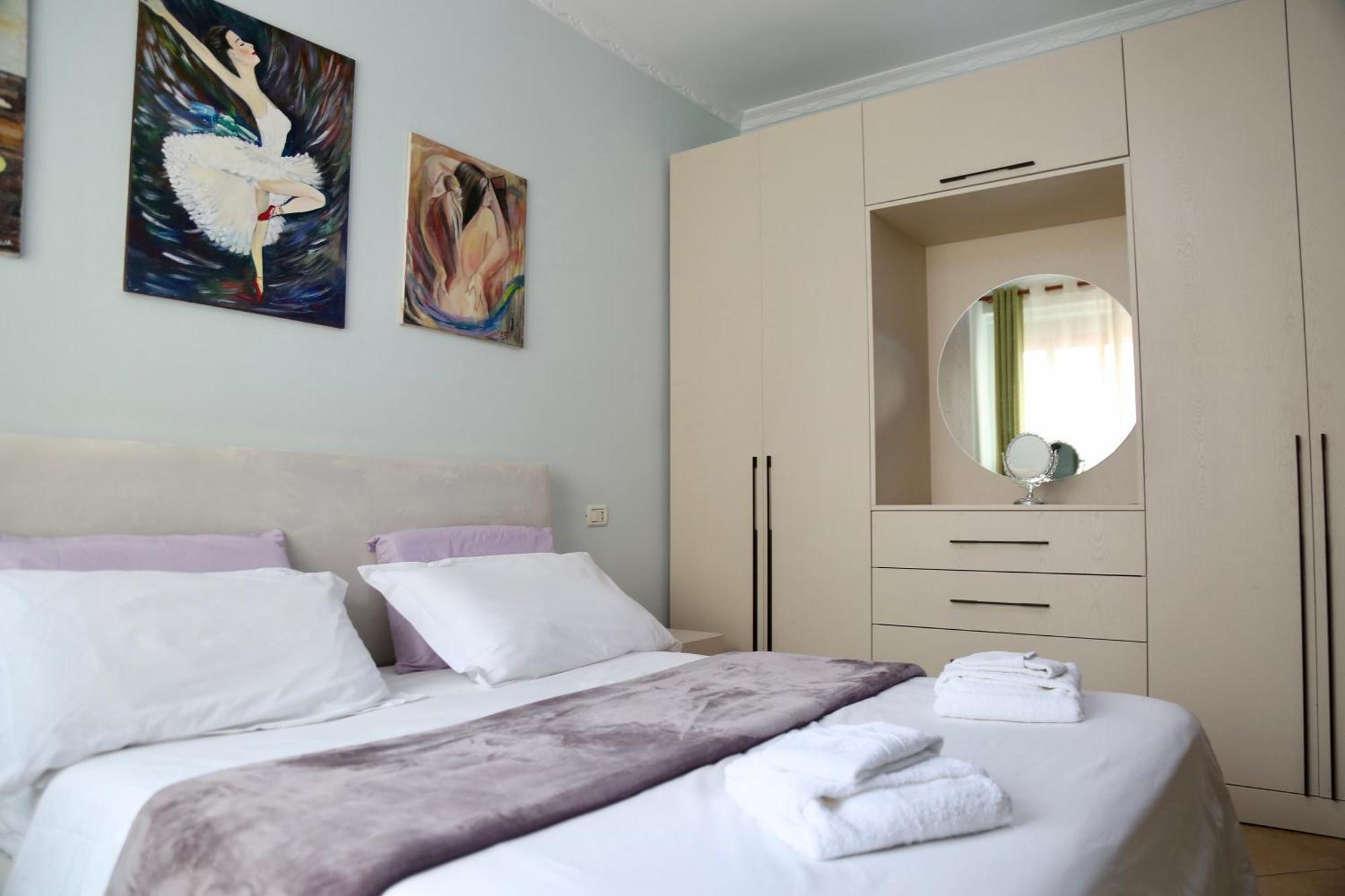 Stay At An Artist'S Place! Tirana Esterno foto