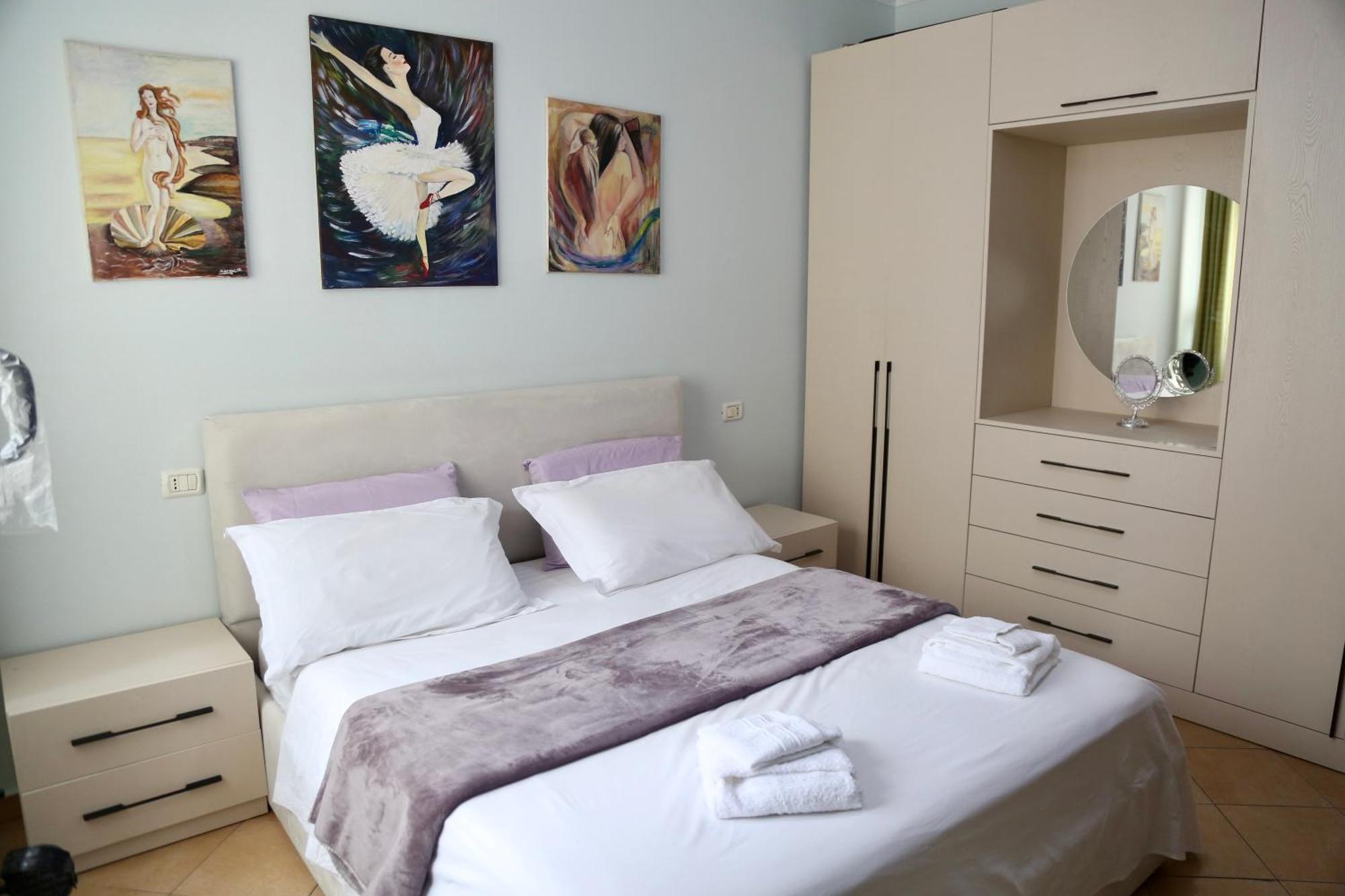 Stay At An Artist'S Place! Tirana Esterno foto