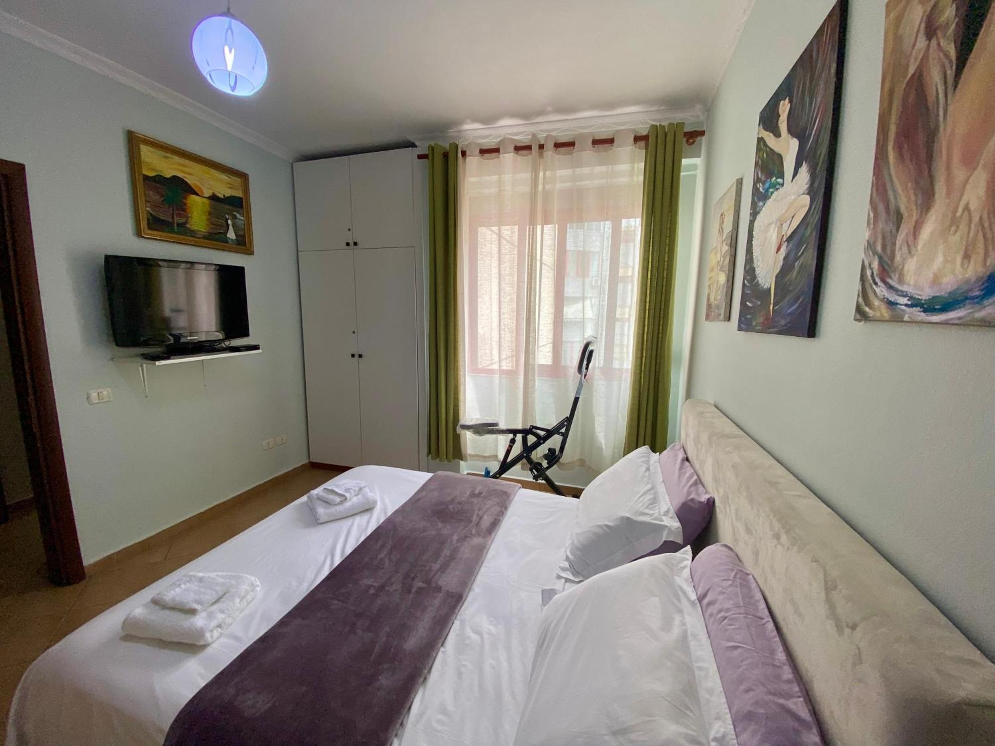 Stay At An Artist'S Place! Tirana Esterno foto